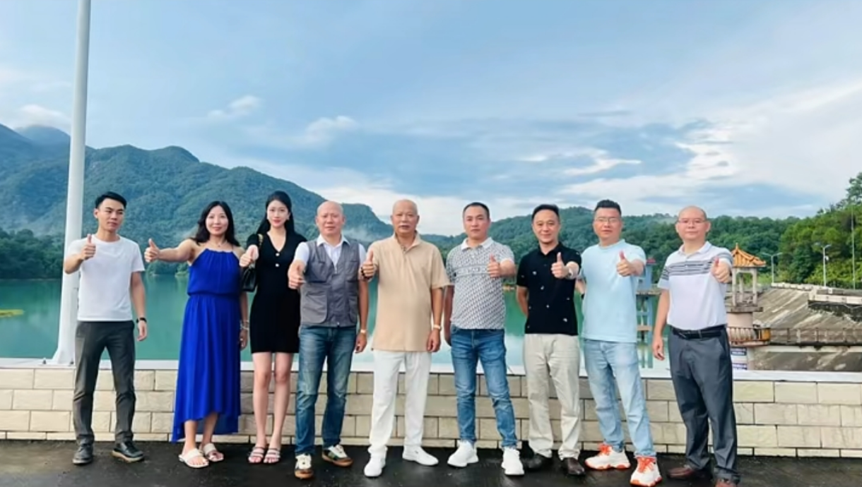 纯粮匠心酿，宴请有岚道 ——53 度米酒敬挚友知音